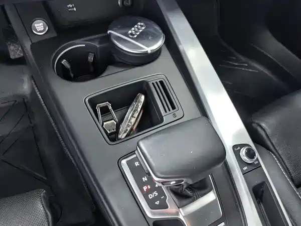 Audi A4L 2022, фото 9