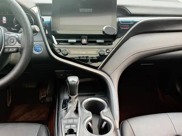 Toyota Camry 2021, фото 13