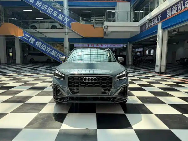 Audi Q2L 2022, фото 2