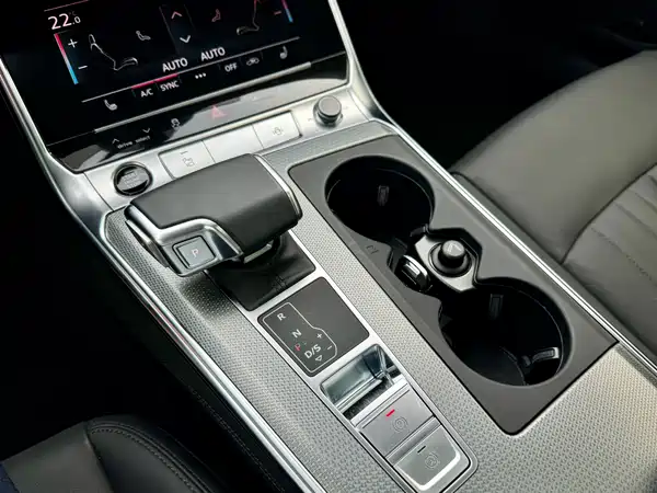 Audi A6 2022, фото 10