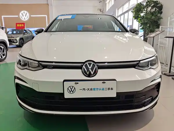 Volkswagen Golf 2023, фото 2