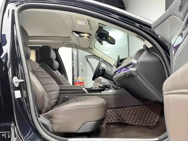BMW 7 Series 2023, фото 6