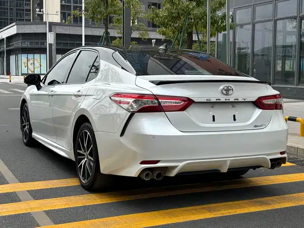 Toyota Camry 2021, фото 6