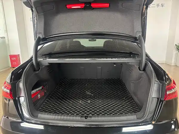 Audi A6L 2023, фото 6