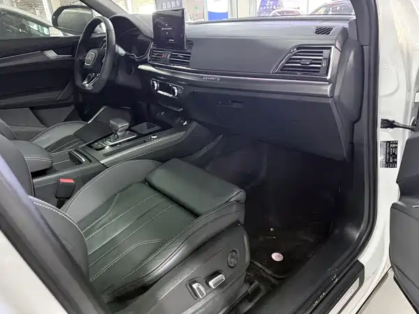 Audi Q5L 2025, фото 17