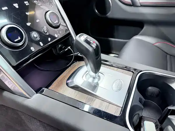 Land Rover Discovery Sport 2022, фото 18