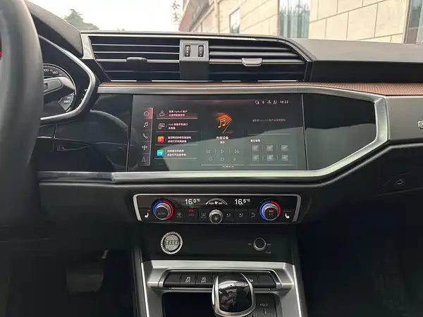 Audi Q3 2022, фото 10