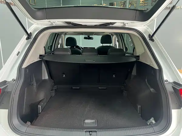 Volkswagen Tiguan L 2023, фото 23