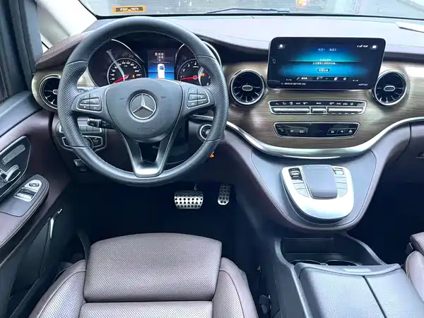 Mercedes-Benz V-Class 2022, фото 8