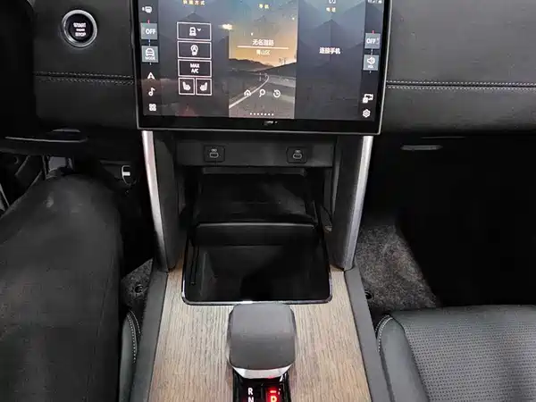 Land Rover Discovery Sport 2024, фото 11