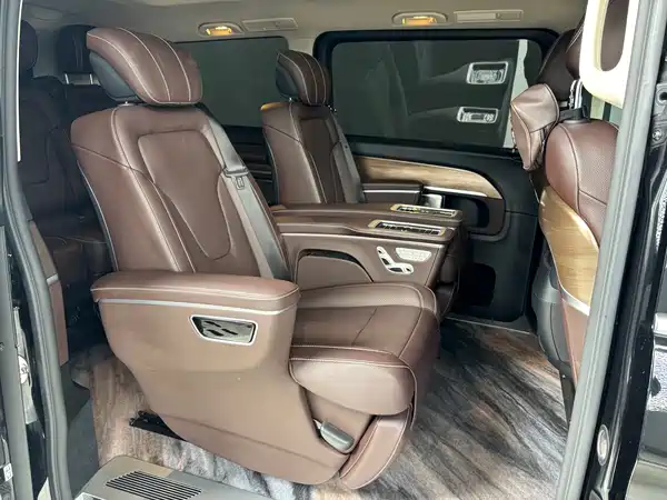 Mercedes-Benz V-Class 2022, фото 6