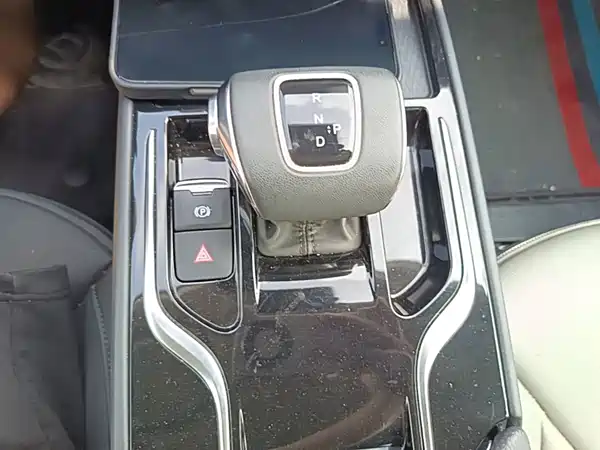 Hongqi E-QM5 2023, фото 18