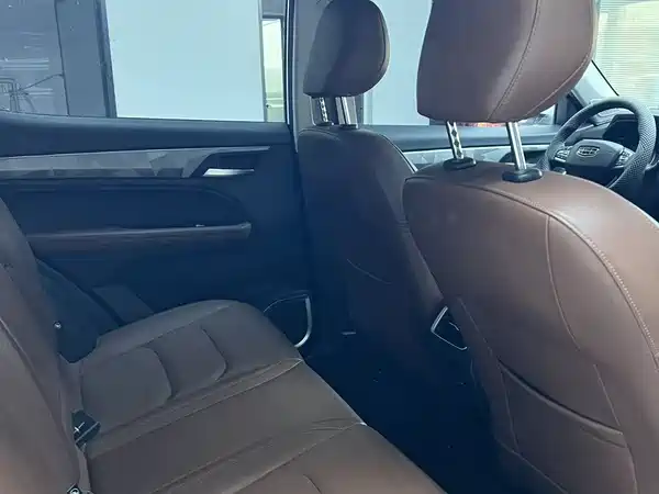 Geely Emgrand X6 2021, фото 13