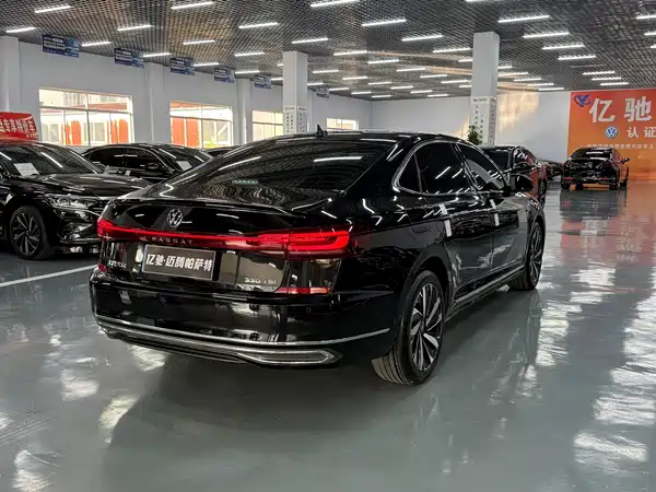 Volkswagen Passat 2023, фото 9