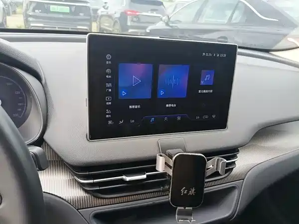 Hongqi E-QM5 2023, фото 17