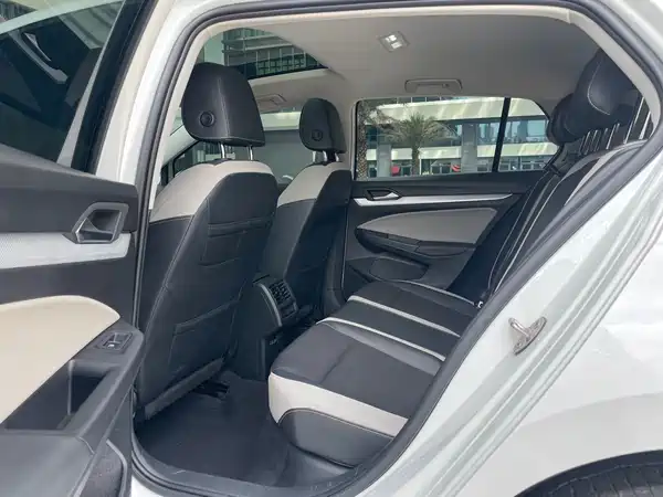 Volkswagen Golf 2023, фото 14