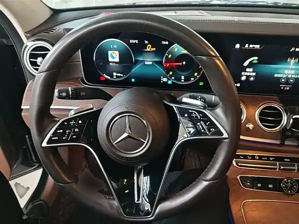 Mercedes-Benz E-Class 2022, фото 10