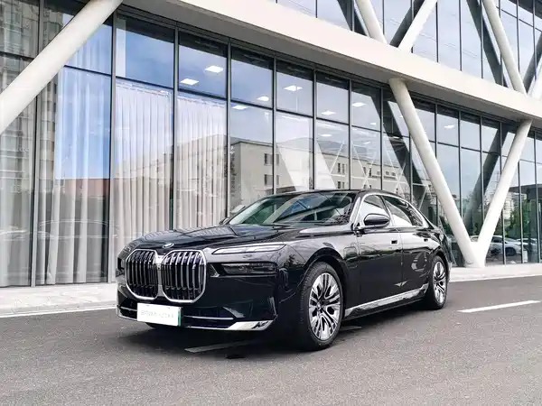 BMW i7 2023
