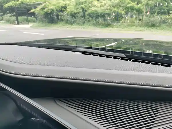 BMW i7 2023, фото 25