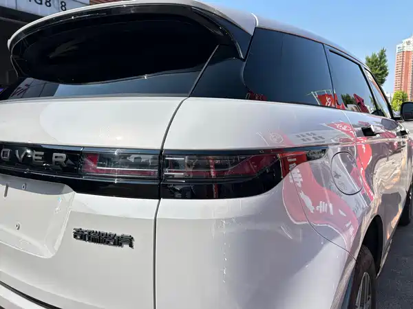 Land Rover Range Rover Evoque 2026, фото 6