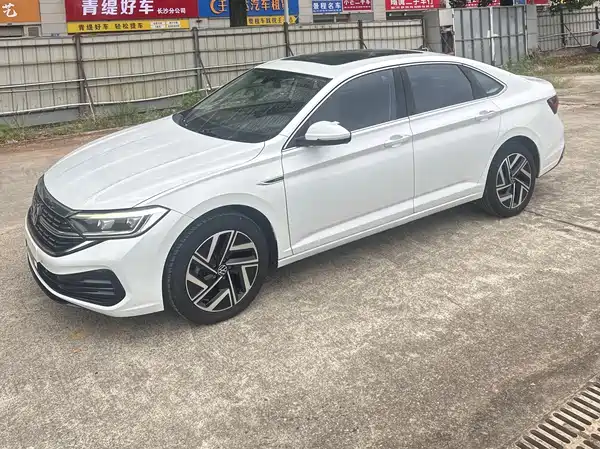 Volkswagen Sagitar 2022