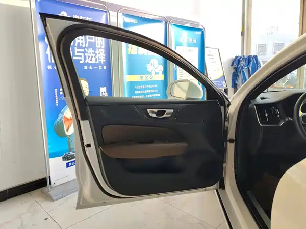 Volvo S60 2026, фото 7