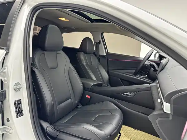 Hyundai Elantra 2022, фото 17