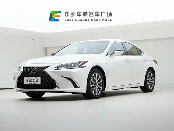 Lexus ES 2022