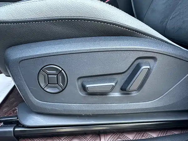 Audi Q3 2023, фото 12