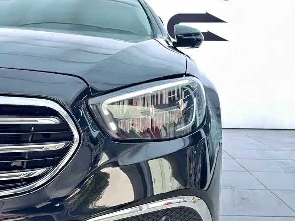 Mercedes-Benz E-Class 2022, фото 5