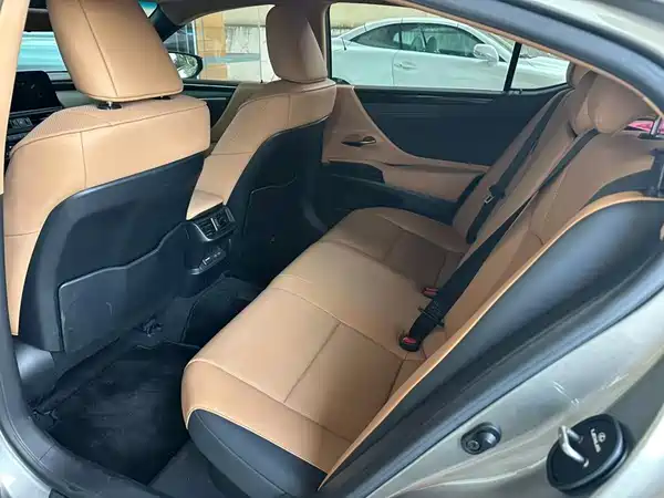 Lexus ES 2022, фото 8