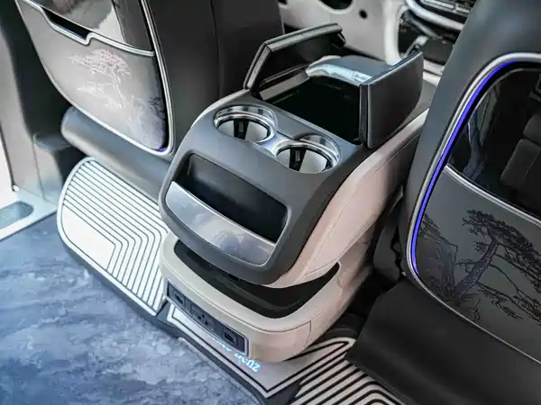 Mercedes-Benz Vito 2023, фото 7