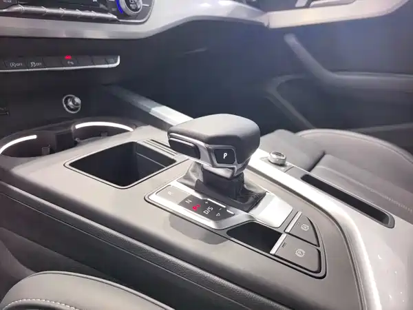 Audi A4L 2024, фото 9