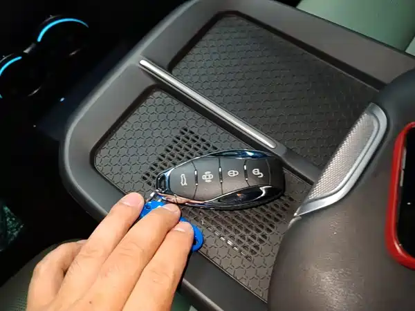 Hongqi EH7 2025, фото 9