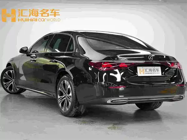 Mercedes-Benz E-Class 2025, фото 4