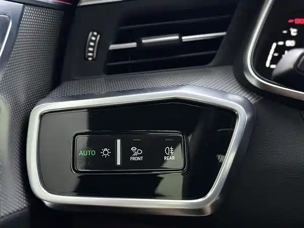 Audi A6L 2023, фото 10