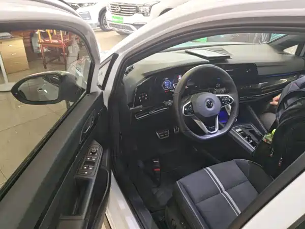 Volkswagen Golf 2023, фото 15