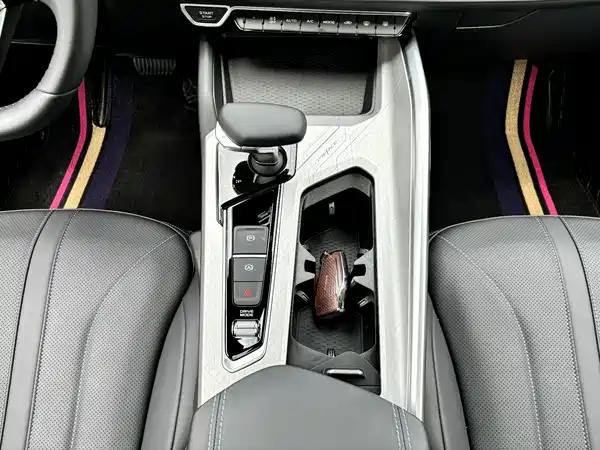 Geely Preface 2025, фото 11