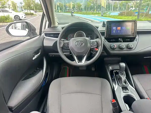 Toyota Corolla 2022, фото 16