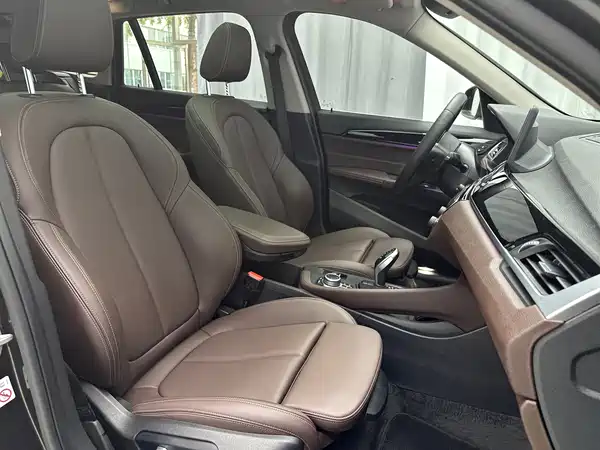 BMW X1 2022, фото 35