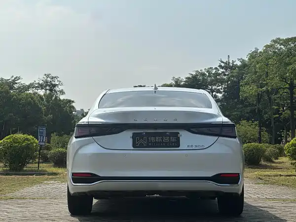 Lexus ES 2025, фото 5