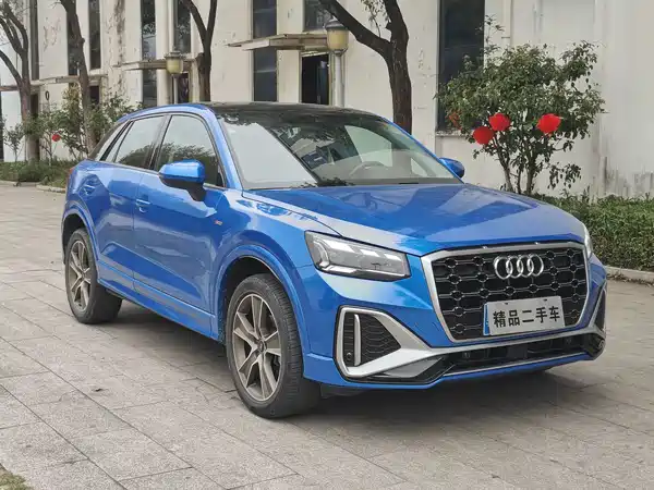 Audi Q2L 2022, фото 3