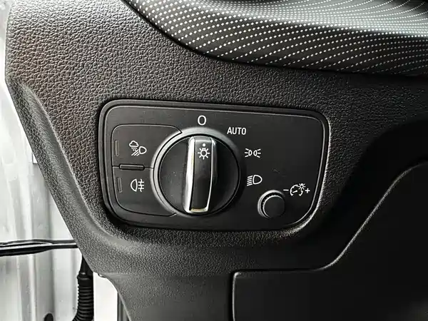 Audi Q2L 2022, фото 17