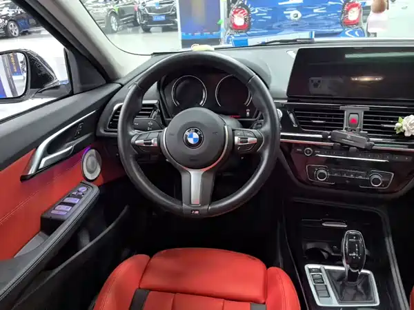BMW 1 Series 2023, фото 10