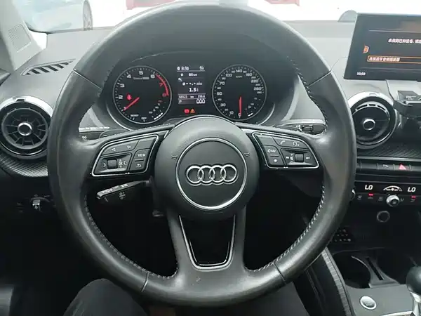 Audi Q2L 2022, фото 10