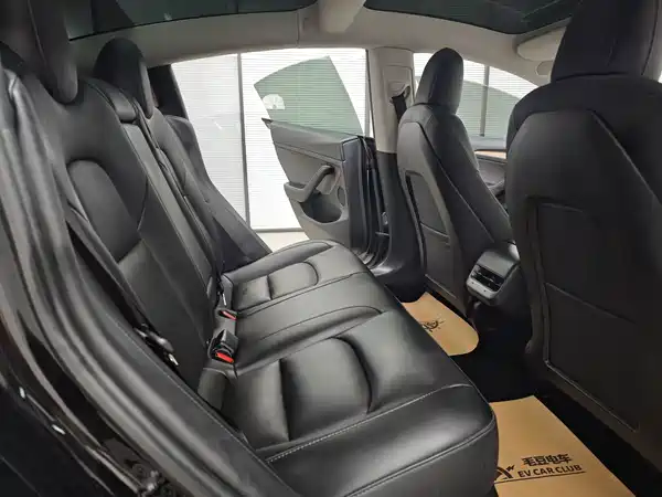 Tesla Model 3 2022, фото 49