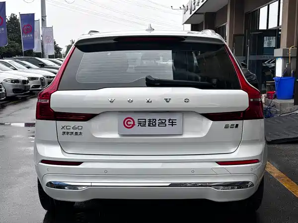 Volvo XC60 2022, фото 4