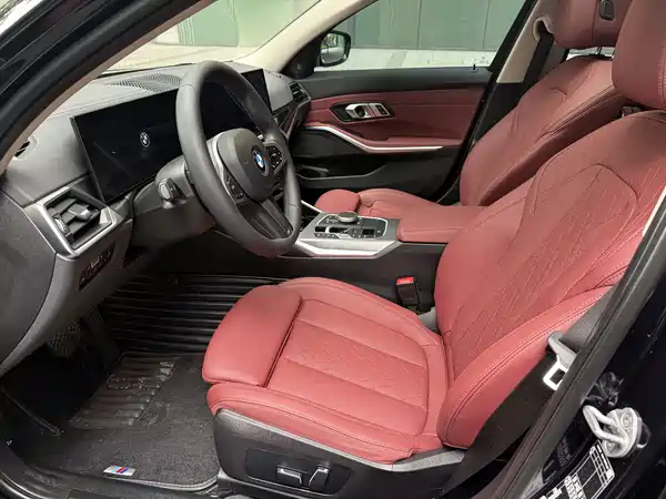 BMW 3 Series 2024, фото 9