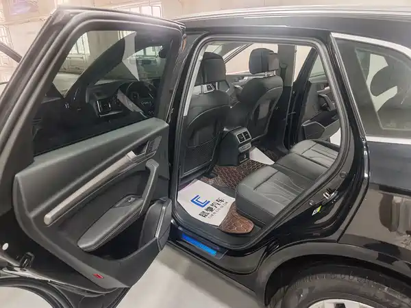 Audi Q5L 2022, фото 10