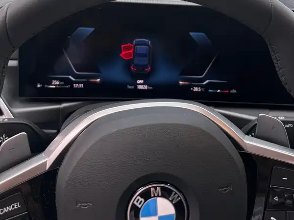 BMW 3 Series 2025, фото 12